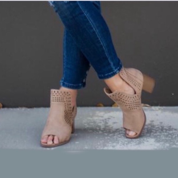 Beige faux suede peep toe cutout ankle booties✨ - Picture 2 of 7